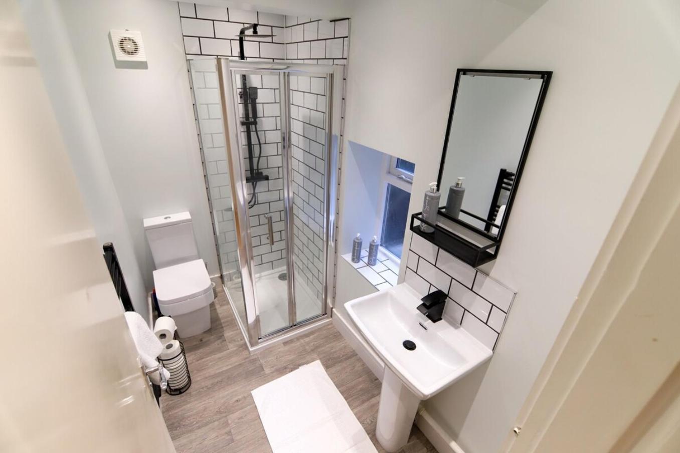 New- Modern 2Br Apt Wifi Sleep5 City Centre Шеффілд Екстер'єр фото